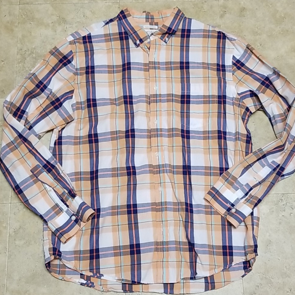 The classic shirt by Old Navy (mens)
